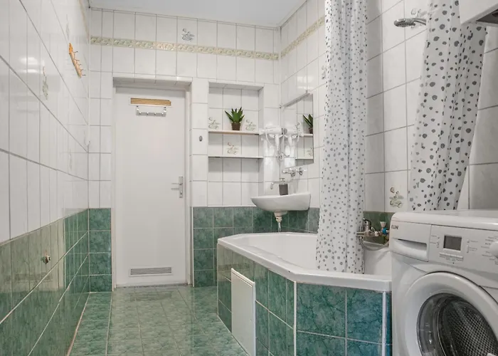 3br Belvedere Family & Long *
